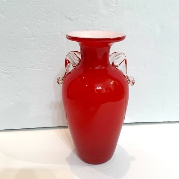 Dalian Snowflake Company Art Glass Blown Red & White 8" Vase - Picture 2 of 8